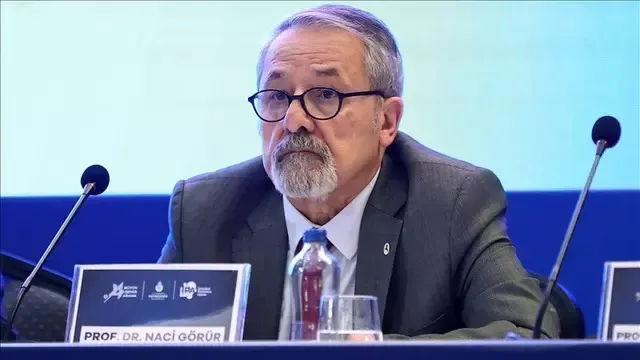 Eli kulağında’ diyerek uyardı